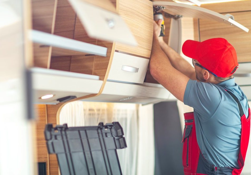 Rv,Recreational,Vehicle,Interior,Finishing,By,Professional,Worker.,Building,Camper Rv,Recreational,Vehicle,Interior,Finishing,By,Professional,Worker.,Building,Camper